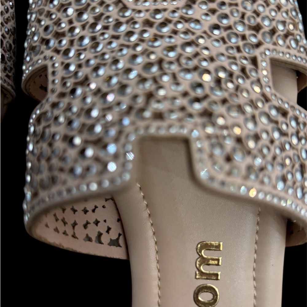 NWOT Beige Embellished Women's Sandals - Picture 2 of 4